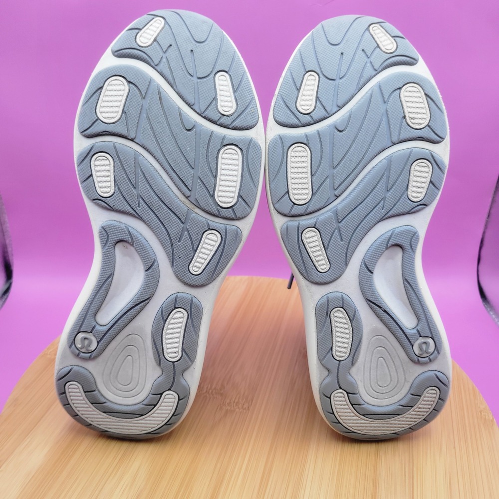 Lululemon Chargefeel Workout Mid Womens 7.5 RHIG/ALPW/SILD Purple Grey Sneakers - Picture 7 of 10